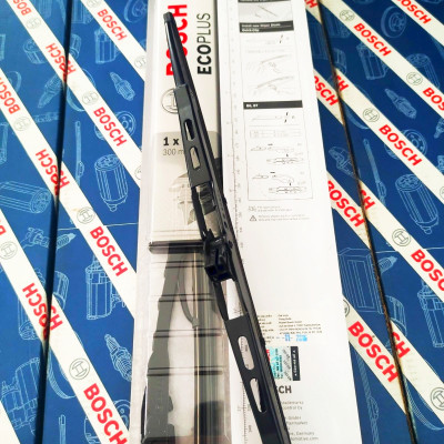 Thanh Gạt Nước Sau Bosch Mitsubishi Pajero, Mazda Premacy, Kia Carnival (-2006)