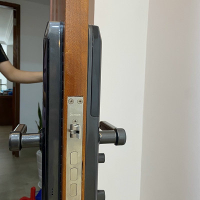 Khóa vân tay thông minh DEMAX SL768 BN