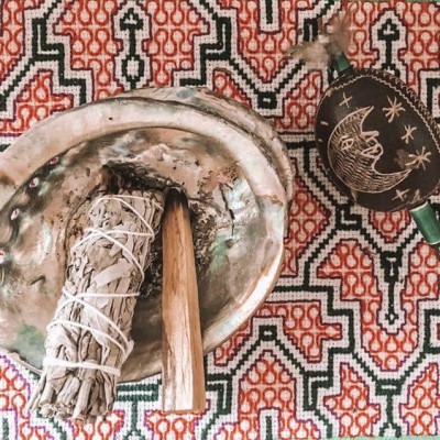 Bó lá xô thơm trắng và lá thánh (white sage + Yerba Santa)