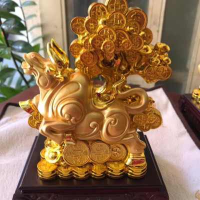 Tượng Trâu Vàng Mới Đứng khối tiền Cây tài lộc  Màu Vàng đặt bàn làm việc may mắn ạ  Size cao 20cm x ngang 15cm x sâu 10cm ạ