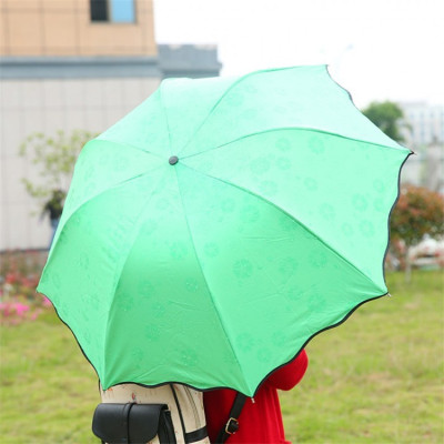 Dù nở hoa anh đào che mưa bề mặt  dù nở hoa rất đẹp ,che nắng , bề mặt  dù bóng phản chiếu ngược tia nắng ,bảo vệ da khỏi tia UV   dù sẽ trở nên sinh động và đáng yêu với những hoa văn cân đối trên tổng thể của chiếc dù  thời trang nhỏ gọn tiện mang theo 