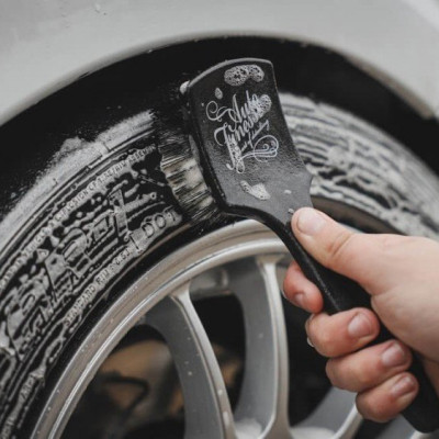 RUBBER SCRUBBER - Bàn chải cọ rửa vỏ lốp ô tô Auto Finesse