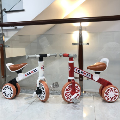 Xe Chòi Chân Kết Hợp Bàn Đạp Cho Bé Siêu Xinh Cho Bé - Hàng Khuyến Mãi Của Bobby