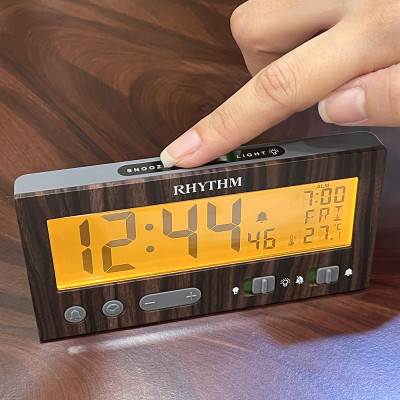 Đồng hồ Rhythm LCT108NR06 – KT 13.1 x 6.6 x 3.6cm, 150g. Vỏ nhựa. Dùng Pin.