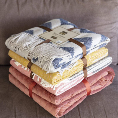 SCATTER BOX Vỏ chăn sofa cao cấp nhập khẩu Ireland Anh Quốc ZIGGY màu NAVY/ GREY kích thước 127X178CM phong cách hiện đại