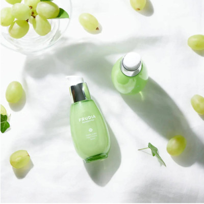 Serum Dưỡng Ẩm Se Khít Lỗ Chân Lông Chiết Xuất Nho Xanh Frudia Green Grape Pore Control Serum 50g
