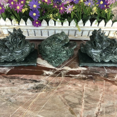 Bộ combo Tỳ Hưu dài 15cm và Tượng Cóc Ba Chân, Cóc Ngậm Tiền, Thiềm Thừ phong thủy dài 13cm chiêu nạp tài lộc đá ngọc Ấn Độ trang trí bàn thờ thần tài thổ địa