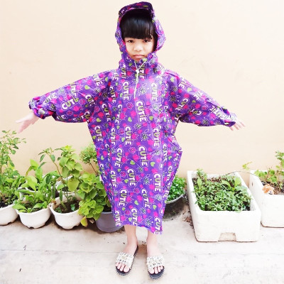 Áo mưa bít trẻ em  cho bé trai vá bé gái từ  1 -  10 tuổi ,  áo mưa trùm toàn thân ,  vải dù chống thấm , họa tiết hoạt hình xinh xắn kèm túi đựng dễ thương , giao màu ngẫu nhiên
