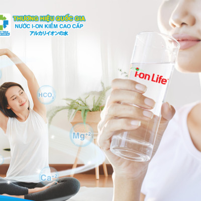 Nước uống kiềm ionLife dung tích 330ml thùng 24 chai chứa vi khoáng tự nhiên, công nghệ Nhật Bản
