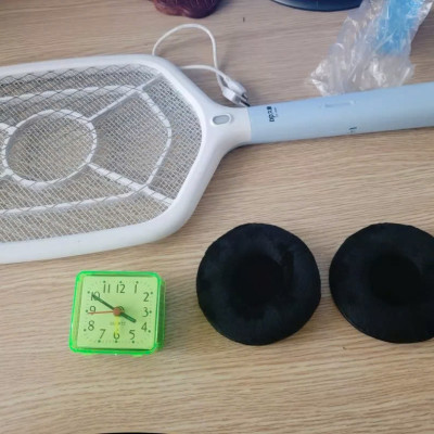 Vợt bắt muỗi ,ruồi , điện tử , với 3 lớp lưới  , tay cầm chống trượt  ,an toàn ,hiệu quả , độ bền cao 