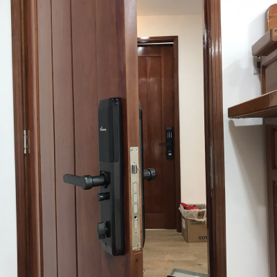 Khóa vân tay thông minh DEMAX SL768 BN