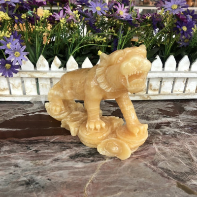 Tượng con Cọp, Hổ giáp, tuổi Dần phong thủy đá ngọc hoàng long trang trí phòng khách, bàn làm việc - Dài 20 cm