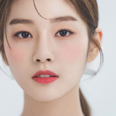 Kem Dưỡng Trắng Da Chiết Xuất Hạt Ý Dĩ Hatomugi Milky Cream (300 G)