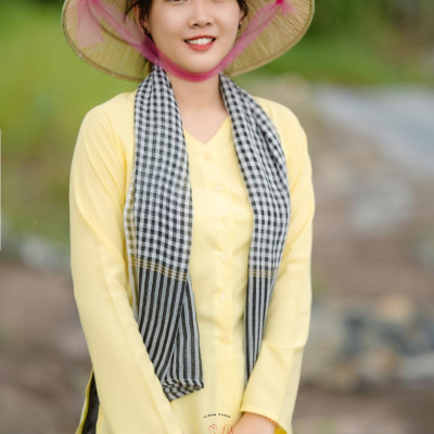 Bộ bà ba lụa vàng quần phi đen - Có bộ bà ba Bigsize- may sỉ bà ba toàn quốc - May bộ bà ba theo yêu cầu