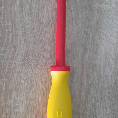 Tua vít vặn đai ốc cách điện 1000V VDE 11mm x 125mm SATA 61411