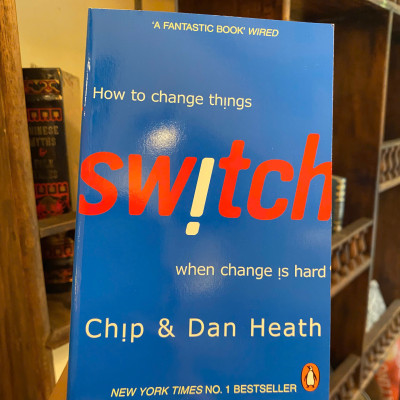 Sách - Switch: How to Change Things When Change Is Hard by Chip Heath & Dan Heath | Business Book