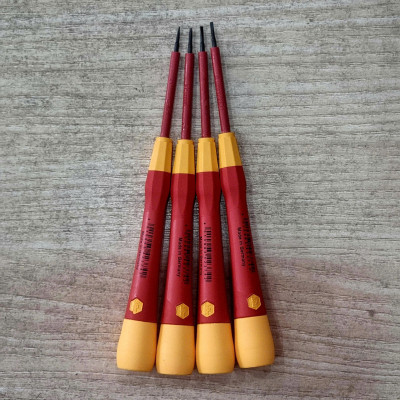 Tua vit cách điện đầu dẹp Wiha 42374 (1.5 x 50 x 152)