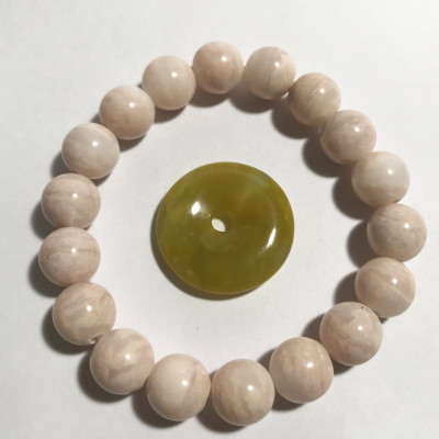 Vòng tay chuỗi hạt màu hồng phấn cho người mệnh Thổ và Hỏa trẻ trung ( nhiều size hạt)