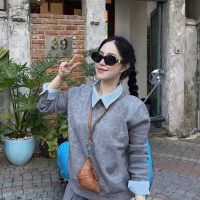 Áo Len Xám Mix Cổ Sơ Mi Xanh Nữ Dáng Xinh