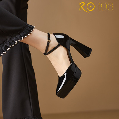 Giày sandal nữ cao gót 8 phân hàng hiệu rosata hai màu đen da cao cấp ro493