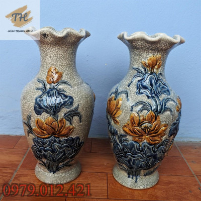 Đôi Lọ hoa miện lượn Bát Tràng men rạn đắp nổi hoa Sen Bát Tràng cao 32cm