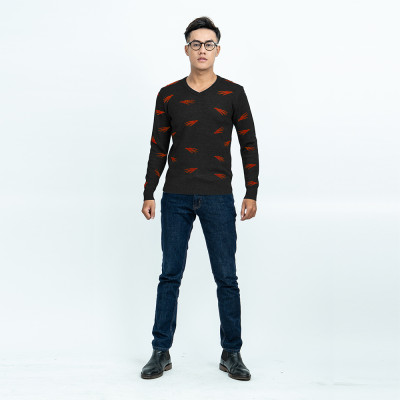 Áo len nam dài tay cổ tim màu đen  NOVELTY 180565I