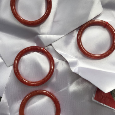 Vòng Cẩm Thạch Đỏ Đẹp A Ni 52mm x chột 7,8mm màu đỏ bông tươi sáng bóng đẹp nữ 52kg - 56kg đeo mệnh hỏa mệnh thổ đeo xuất sắc đẹp món quà tặng ý nghĩa ạ