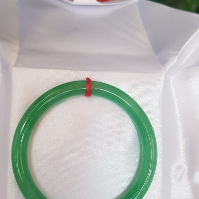 Vòng cẩm thạch Đậu Lý AI CN 53mm Ni 53mm x cọng 7mm Màu xanh Ngọc Đậm đều bóng đẹp xinh xắn Hợp Nữ mệnh Mộc mệnh Hỏa mệnh Thủy 52kg-56kg đeo đẹp ạ