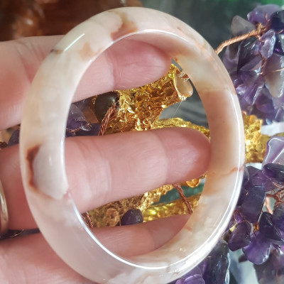 Vòng đeo tay Nữ Bản Hẹ Đá Mã Não Hoa Rau Câu Vòng tay Ni 53mm x Cao 10mm x dầy 7mm bóng đẹp Nữ 50kg - 53kg  đeo xinh màu hoa nhẹ nhàng rất xinh xắn ạ