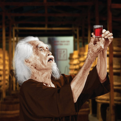 Đặc Sản Phan Thiết - Thùng 6 Chai Nước Mắm Nhỉ Cá Cơm Than Làng Chài Xưa 525Ml/Chai Sánh Đặc Thịt Cá 300 Năm Truyền Thống