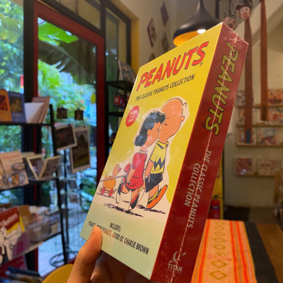 Sách - Peanuts Boxed Set: The Classic Peanuts Collection by Charles Schulz / Children English Books