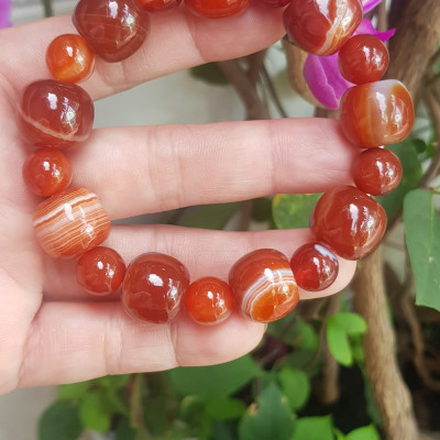 Vòng mã não đỏ kiểu hạt bầu tròn to 15mm nhỏ 10mm màu đỏ vân đẹp nam nữ mệnh hỏa mệnh thổ đeo đẹp ạ