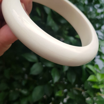 Vòng Tay Nam Bản hẹ Màu Trắng vân đẹp Ni 67mm x cao 16mm x dầy 11mm Nam tay tròn to nặng 78kg - 88kg đeo ạ