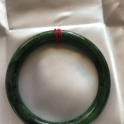 VÒNG CẨM THẠCH DẦU A54 BÓNG ĐẸP XANH XẬM ĐEN BÓNG DẦU ĐÁ THIÊN NHIÊN NỮ 50kg đến 58kg 