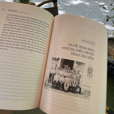 [Kỉ niệm 80 năm CMT8 và 2/9] Combo 2 cuốn: NGƯỜI THẦY, HÀNH TRÌNH VÌ HÒA BÌNH – Nguyễn Chí Vịnh - NXB Quân đội Nhân dân