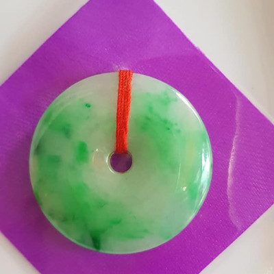 Mặt dây chuyền Đồng Điếu A Đẹp  Đá Ngọc cẩm thạch tự nhiên trắng xanh lý đều đẹp  Size 32mm x dầy 6mm Nữ bọc vàng đeo đẹp sang may mắn tài lộc ạ