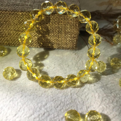 CHIẾC VÒNG TAY PHONG THỦY MAY MẮN HỢP NỮ MỆNH KIM THỎ THỦY CHẤT LIỆU ĐÁ THẠCH ANH VÀNG NHẸ GIÁC  SIZE VÒNG 10MM GỒM 18 HẠT VÔ CUNG