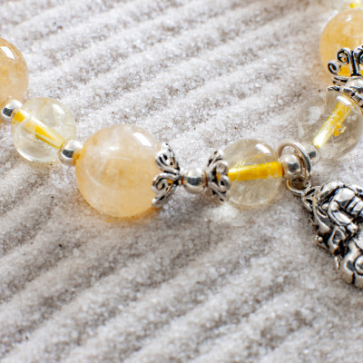 Vòng tay nữ đá phong thủy Thạch anh vàng Citrine thiên nhiên cho mạng Thổ - Kim VT067