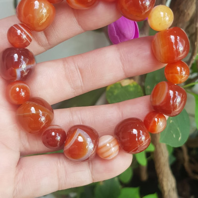 Vòng mã não đỏ kiểu hạt bầu tròn to 15mm nhỏ 10mm màu đỏ vân đẹp nam nữ mệnh hỏa mệnh thổ đeo đẹp ạ