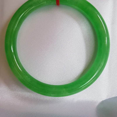 Vòng tay đá cẩm thạch tự nhiên Ngọc Đậu Lý A 54mm x cọng 8mm Màu Xanh Lý Đậu nhẹ tươi bóng mượt đẹp Nữ 53kg - 60kg đeo mệnh Mộc mệnh Hỏa mệnh Thủy ạ