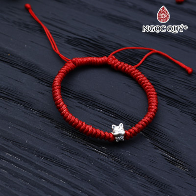 Vòng tay thắt dây đỏ phối charm hồ ly bạc trắng - Ngọc Quý Gemstones