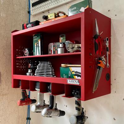 Tủ dụng cụ treo tường màu đỏ