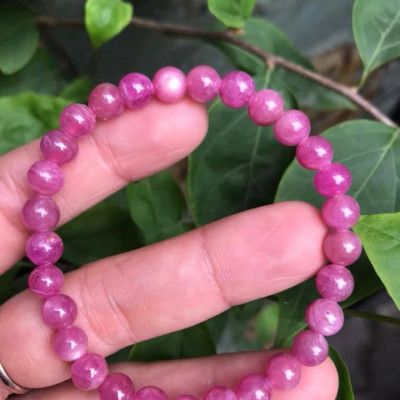 VÒNG TAY ĐÁ RUBBY HỒNG TƯƠI Size 6MM XINH ĐẸP  HỢP NỮ MỆNH HOẢ THỔ  100% ĐÁ TỰ NHIÊN NỮ ĐEO SANG LẮM Ạ