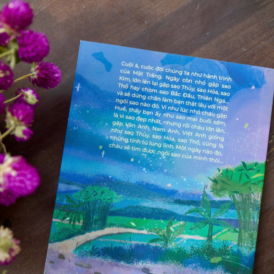 Sách - Tuổi Trăng - Hồi Ức Tuổi Thơ Dành Cho Mọi Lứa Tuổi