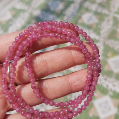 Vòng Tay Phong Thủy Đá Tourmaline hồng hồng xinh đẹp nhẹ nhàng quyến rũ  Size vòng 4mm đeo kiểu quấn tay 3 vòng rất xinh xắn  Chuẩn hợp nữ mệnh Hỏa và mệnh Thổ ạ