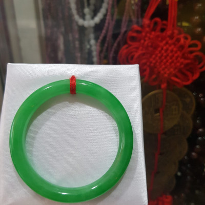 Vòng đeo Tay Đá Cẩm Thạch Lý K 48 Size vòng 48mm x dầy 7,2mm Xanh lá Nữ mệnh mộc hỏa thủy cân nặng 35kg - 48kg đeo đẹp ạ