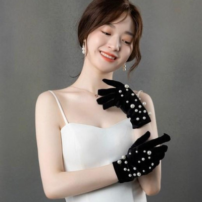 Găng tay nhung đen đính hạt 6-2022 Giangpkc