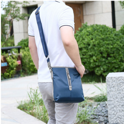 Túi đeo chéo nam thời trang cao cấp phong cách mới