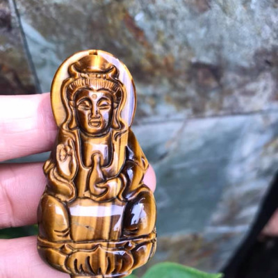 Mặt Dây Chuyền Phật QUAN ÂM size Lớn Cao 58mm x Ngang 30mm x Sâu 11mm Chất Liệu 100% Đá Mắt Hổ Vàng Nâu Tự Nhiên Nam mệnh Kim Thổ Thủy