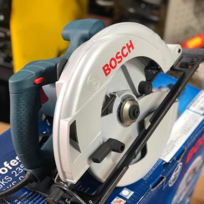 MÁY CƯA ĐĨA 235MM 2050W BOSCH GKS 235 TURBO (KÈM PHỤ KIỆN) - HÀNG CHÍNH HÃNG